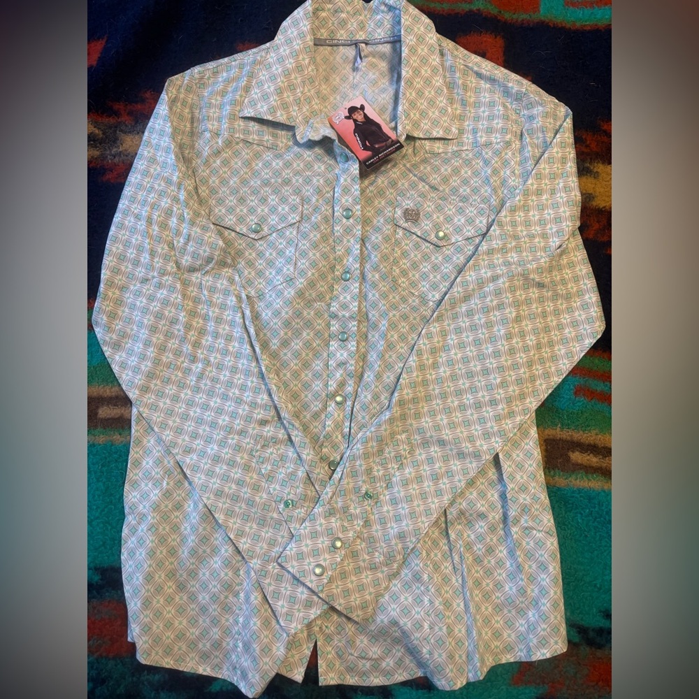Cinch Women’s XL NWT snap shirt